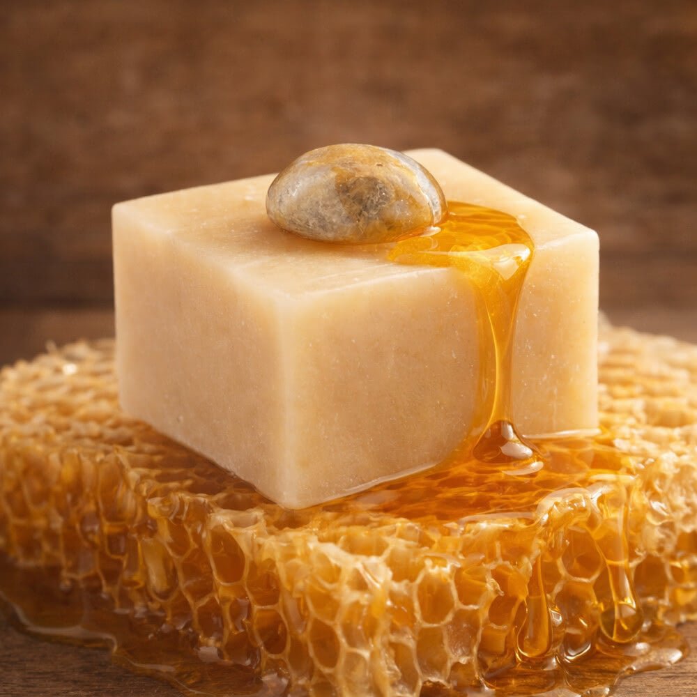 Savon Naturel au Miel avec Pierre Minérale 140g | Artisan Vosges - Terre et Trésors