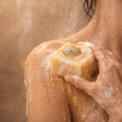 Savon Naturel au Miel avec Pierre Minérale 140g | Artisan Vosges - Terre et Trésors