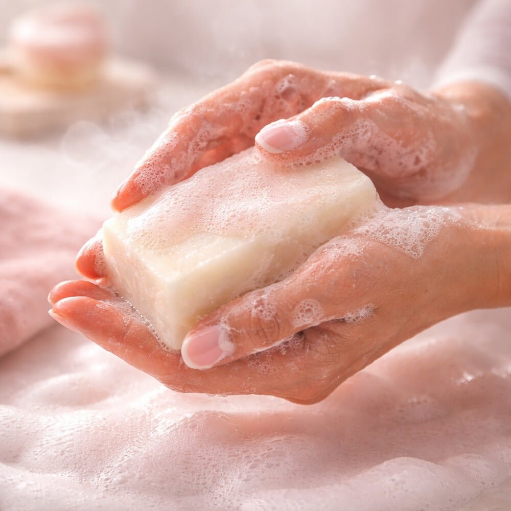 Savon Naturel Framboise avec Pierre Minérale 140g | Artisan Vosges - Terre et Trésors